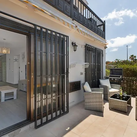 Adelfa Golf Apartment